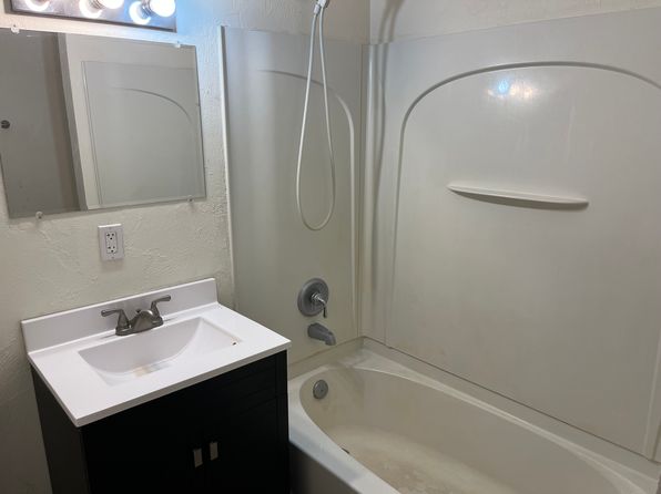2-500 E Main St #2, Paw Paw, MI 49079
