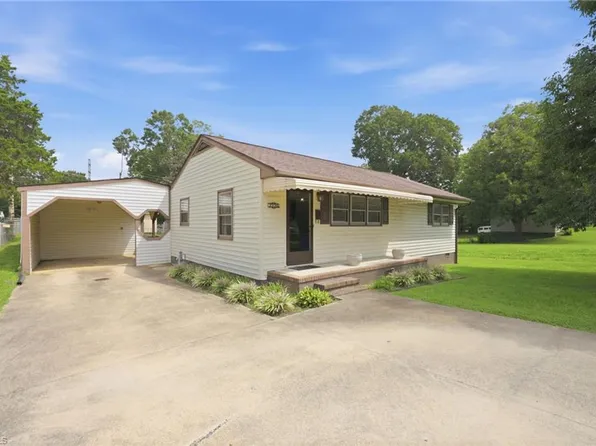 2220 McKinney St, Burlington, NC 27217