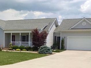 18 Tranquil Ct, Hendersonville, NC 28739