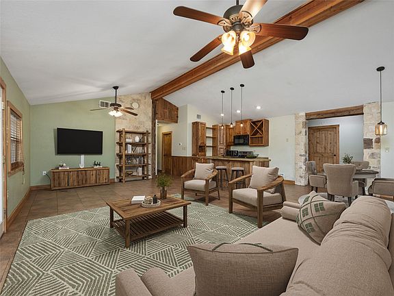 3rd image of 340 Rio Oak
