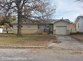 1924 S Wedgewood Ave, Springfield, MO 65807