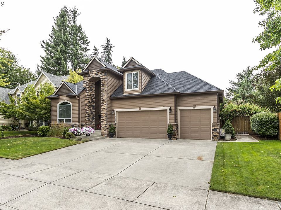 1st image of 2627 NE Aurora Dr