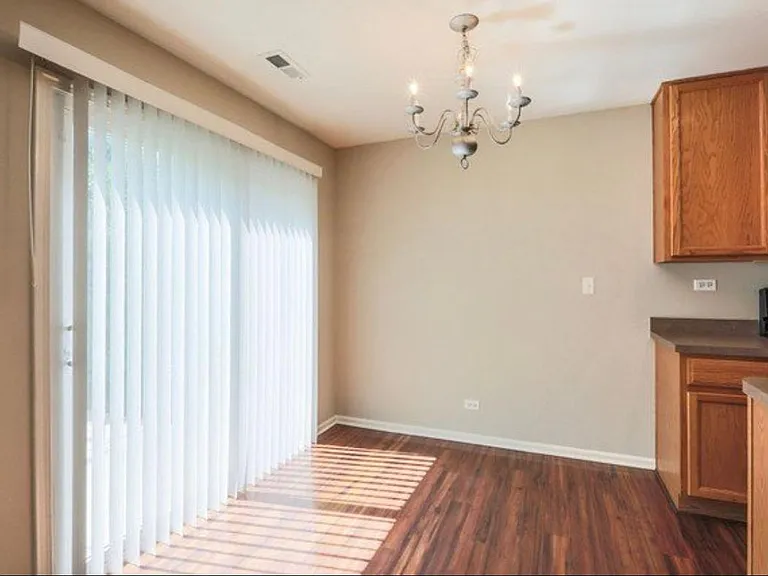 565 Conservatory Ln — Photo 5