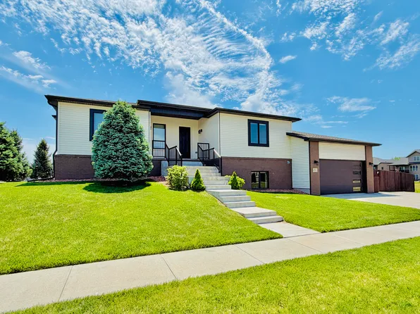2961 Valley Stream Dr, Lincoln, NE 68516