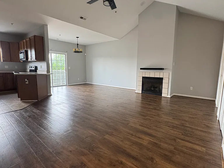 17200 Addington Dr — Photo 5