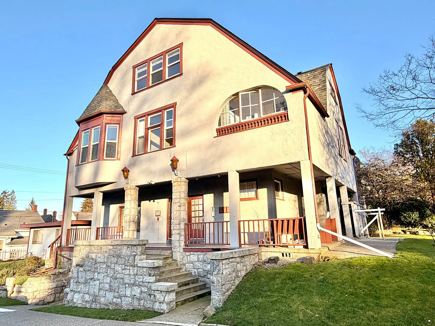 523 N I St — Photo 1