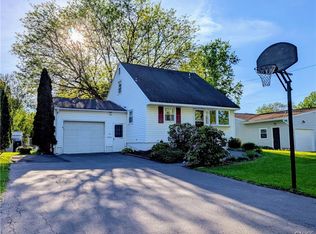 112 Pinewood Dr, Liverpool, NY 13090