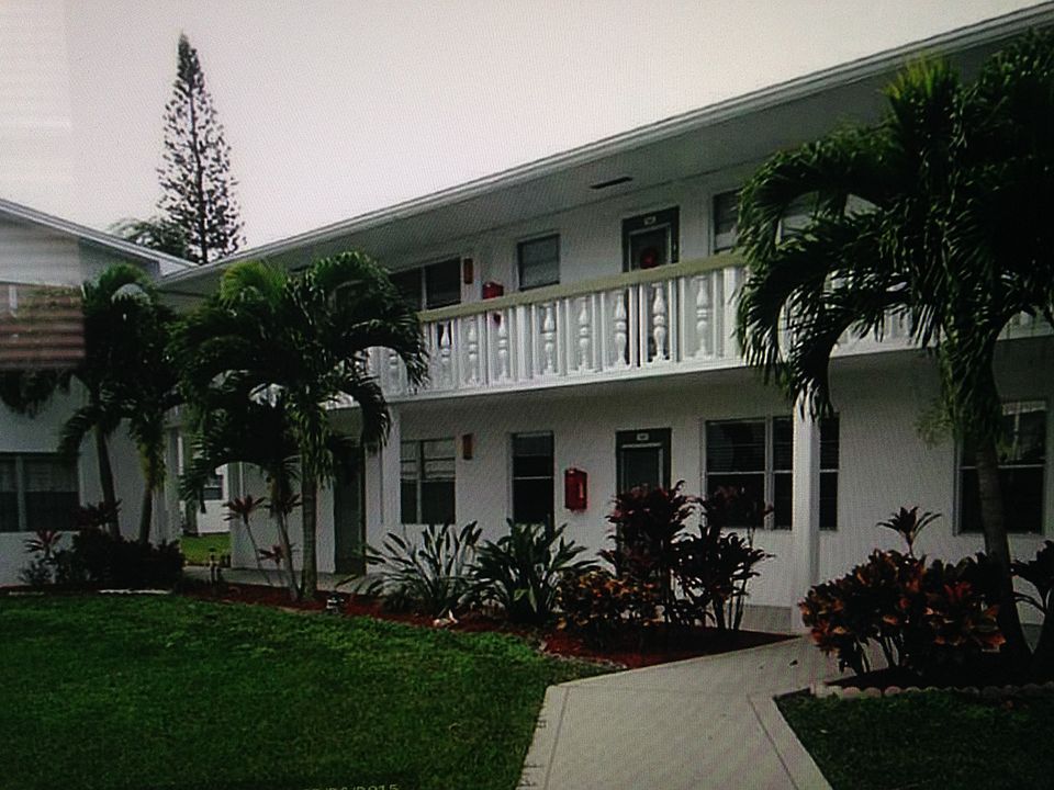 1st image of 142 Newport Ct #I