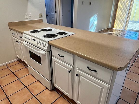 4th image of 938 N Belvedere Ave APT 2