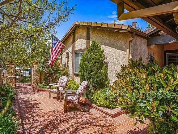 2nd image of 25628 Alicante Dr
