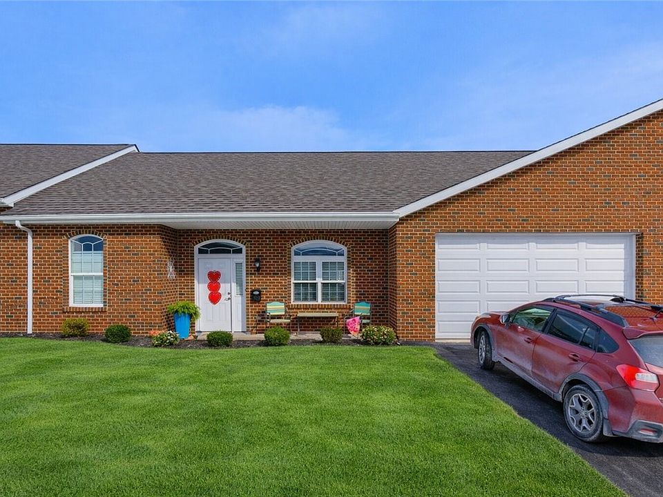 1st image of 903 Valentina Ln
