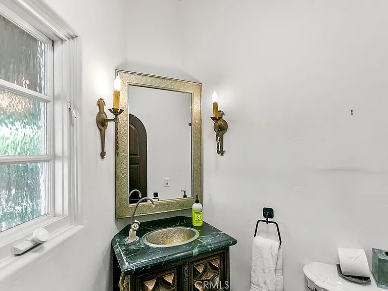 52 Emerald Bay — Photo 21
