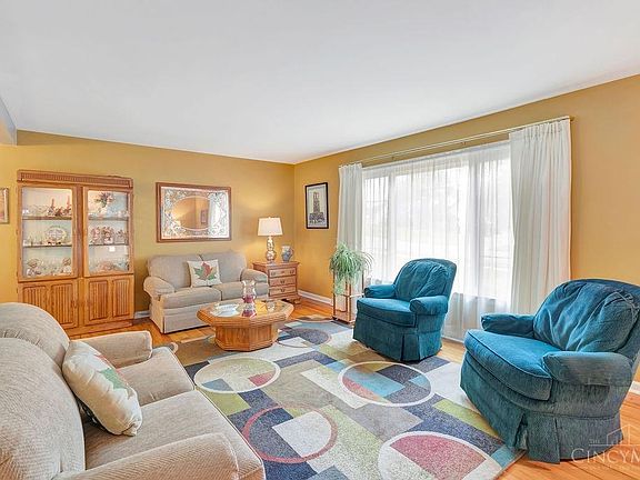 5th image of 4084 Larchview Dr