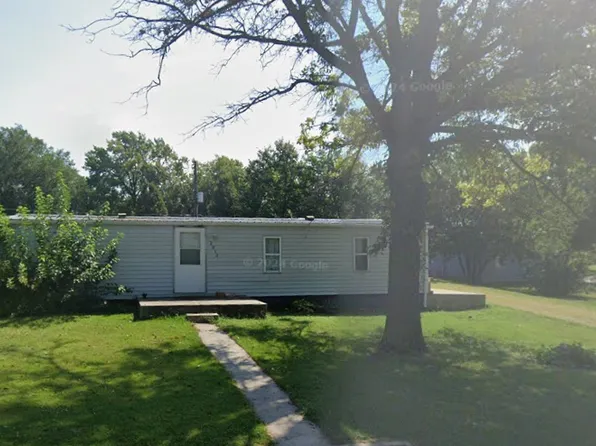 2012 Clifton Ave, Falls City, NE 68355