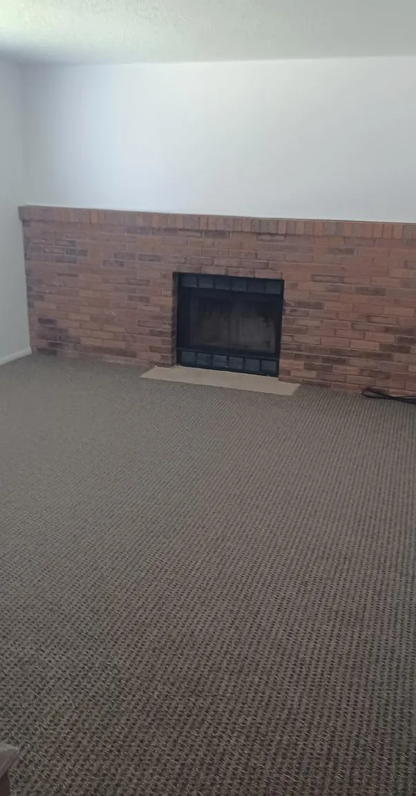 2 bed, 1200 sqft, $1,300 — Photo 2