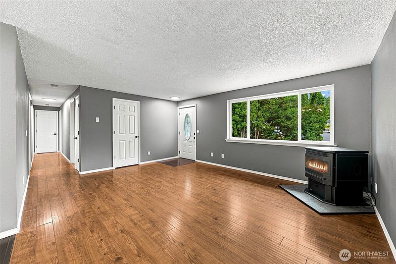 5th image of 24418 Terrace Place