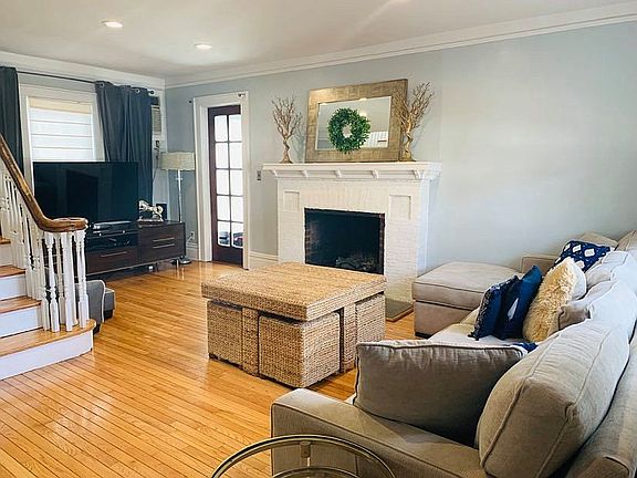 3rd image of 27 Plainfield Ave