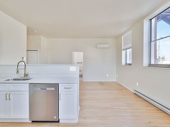 4th image of 215 E High St APT K