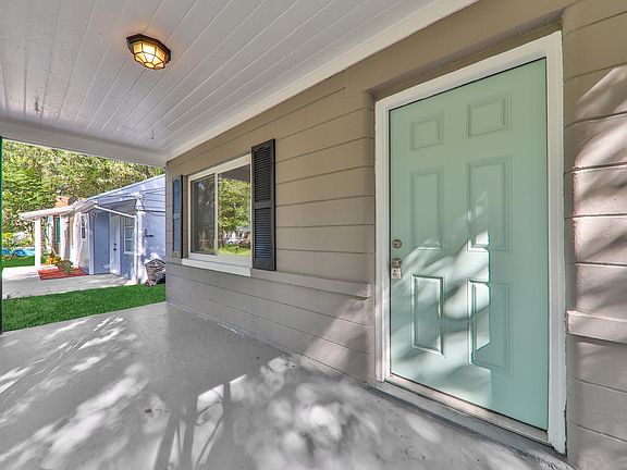 3rd image of 3329 Myra St