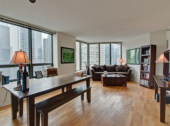 2nd image of 400 N Lasalle St #2804
