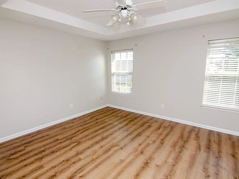 1912 Portview Dr — Photo 9