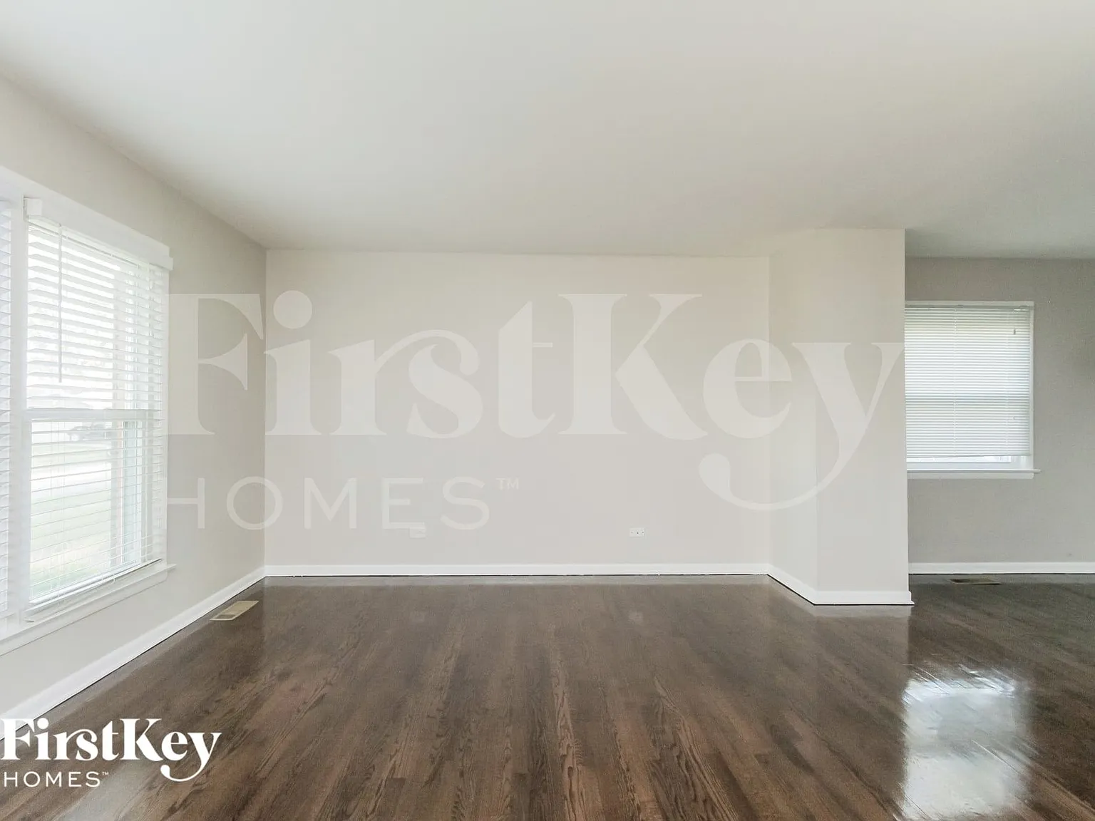 3 bed, 1.5 bath, 1347 sqft, $2,355 — Photo 3
