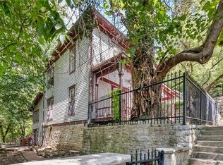 4 Armstrong St, Eureka Springs, AR 72632