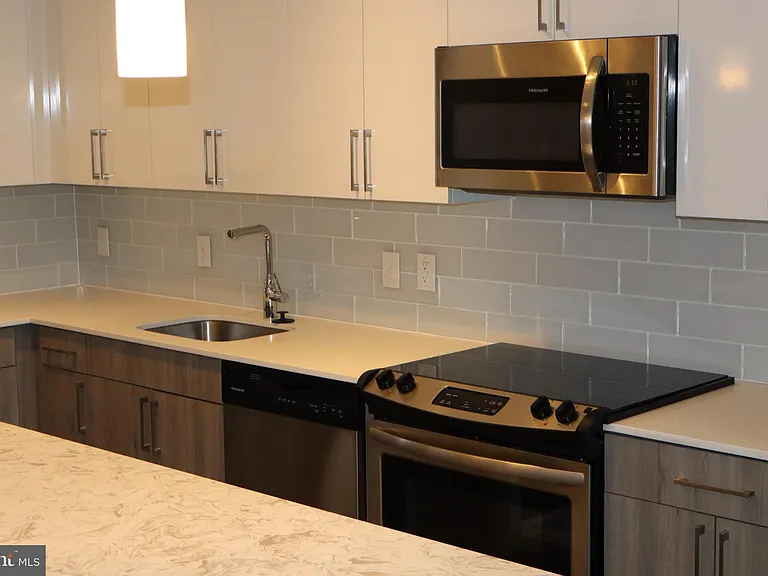 145 Riverhaven Dr #445 — Photo 8