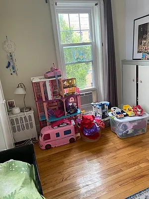 Rented by Douglas Elliman | media 16