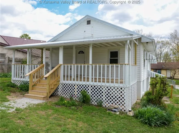 423 High St, Saint Albans, WV 25177