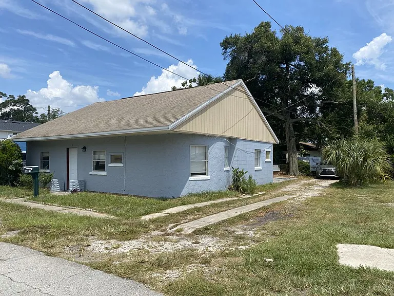 3109 E Jefferson St — Photo 2