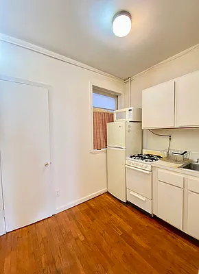 Rented by CMV Realty Inc. | media 14