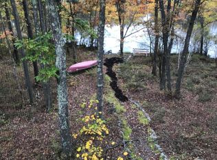 110 Rockwood Dr, Lords Valley, PA 18428