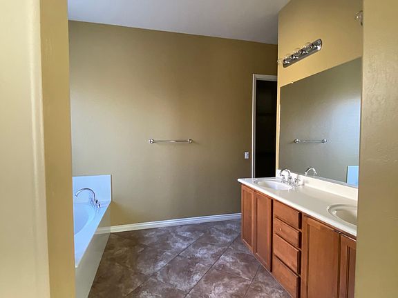 5th image of 3335 E Grand Canyon Dr