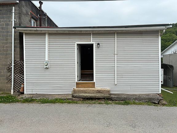 4th image of 503 River St