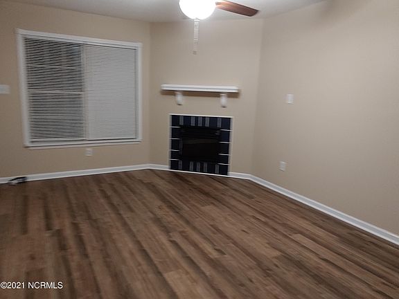 2nd image of 1083 W Pueblo Dr