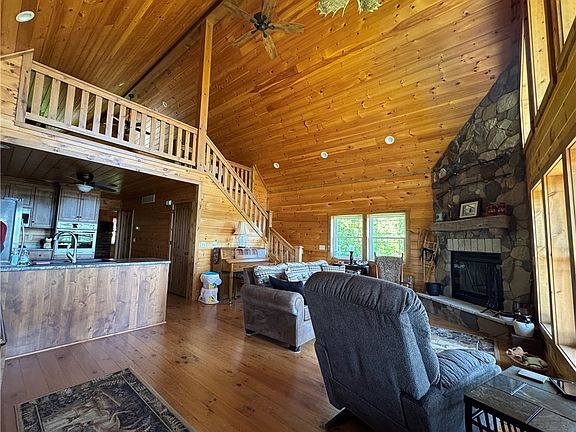 2nd image of 476 Browns Ln