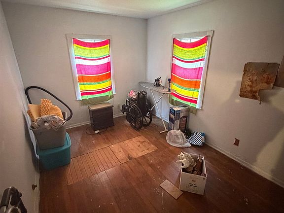 5th image of 4145 Daniel Ln