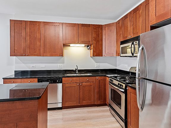 3rd image of 2510 N Willetts Ct #1N