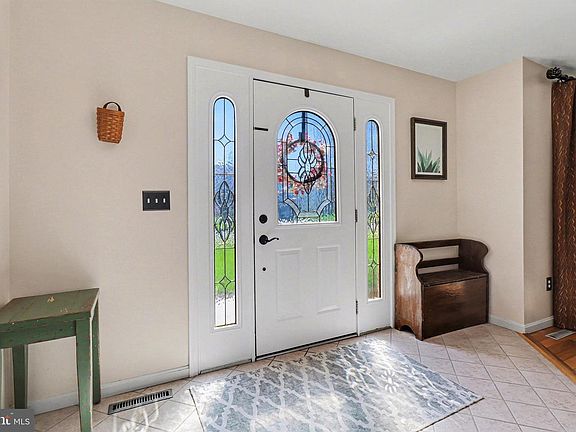 4th image of 6126 Chatham Ct