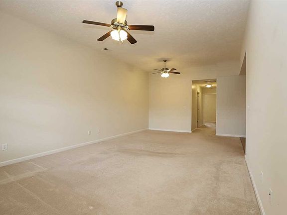 3rd image of 3041 Gardenia Dr
