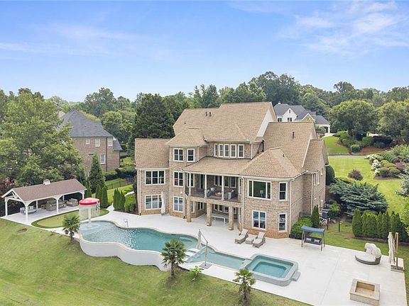 4th image of 15884 Meadow King Ct