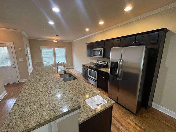 5th image of 125 Hobson Ave Unit 4