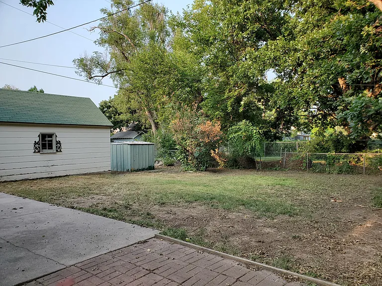 412 N Magnolia St — Photo 2