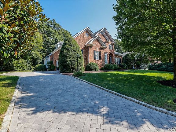 2nd image of 88 W Square Dr