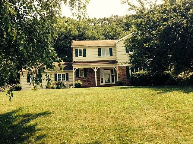 1st image of 202 Woodview Dr