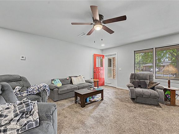 4th image of 604 N 34th St
