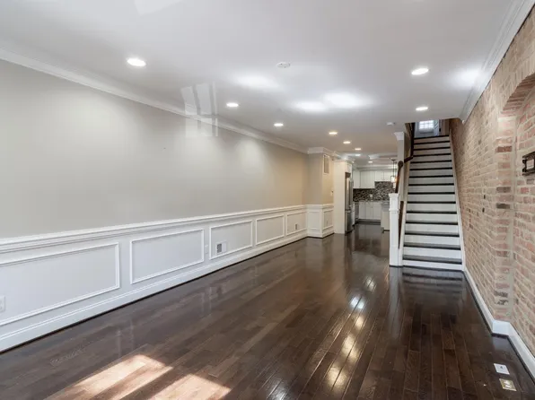 922 S Clinton St, Baltimore, MD 21224