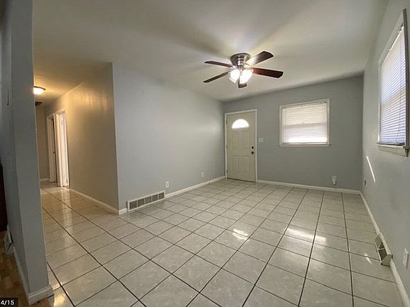 5th image of 400 Bellarmine Dr E