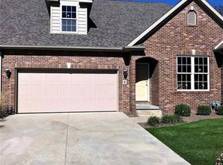 9 Prairie Vista Ct, Bloomington, IL 61704